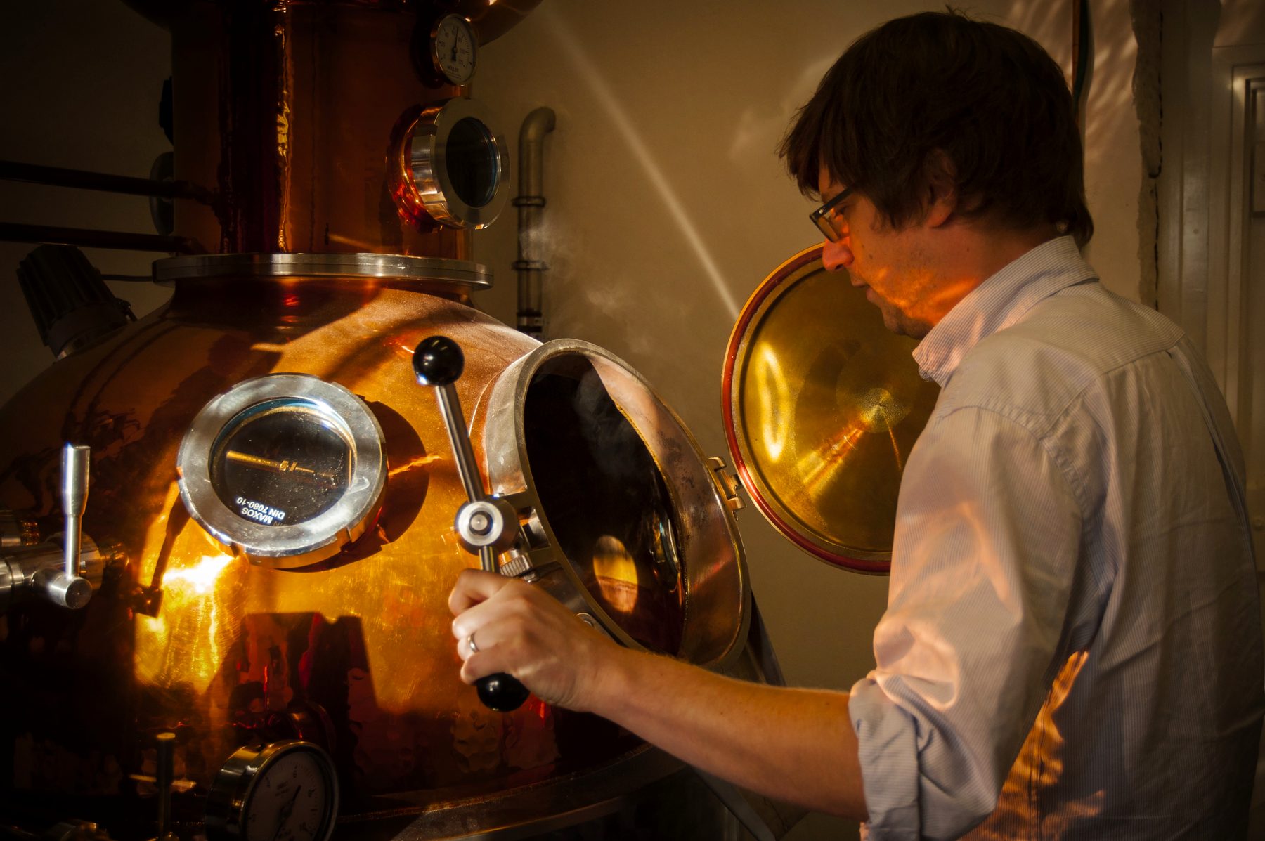 Traditional copper pot still at Hepple